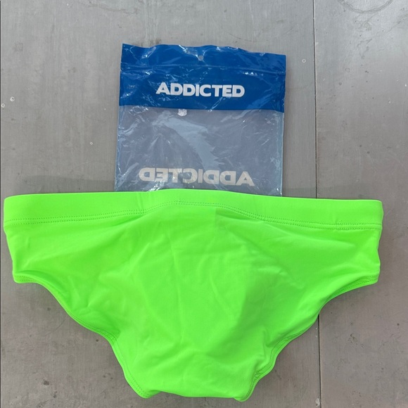 Addicted NWOT Basic Lemon Green Swim Brief Men’s L - Picture 5 of 6